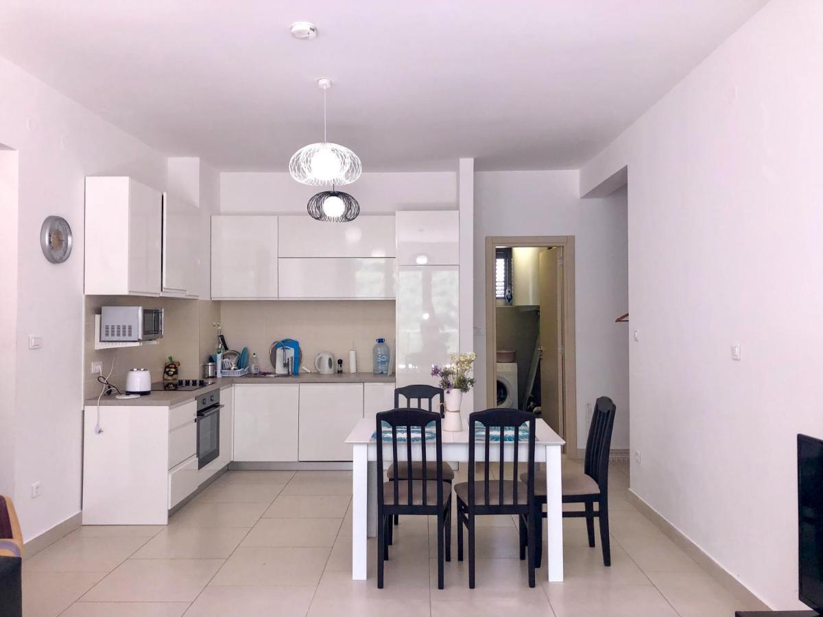 Lavender Bay Apartment D9 Donji Morinj Exterior foto