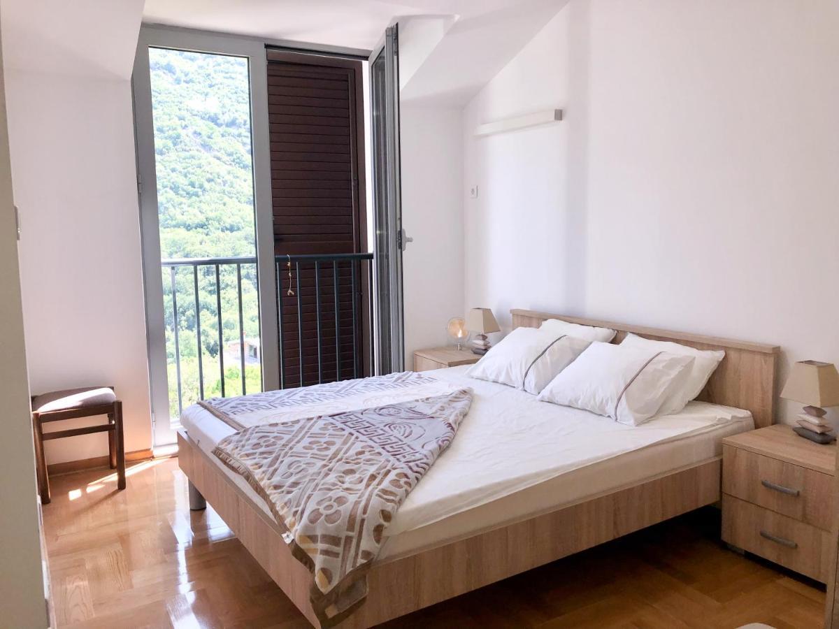 Lavender Bay Apartment D9 Donji Morinj Exterior foto